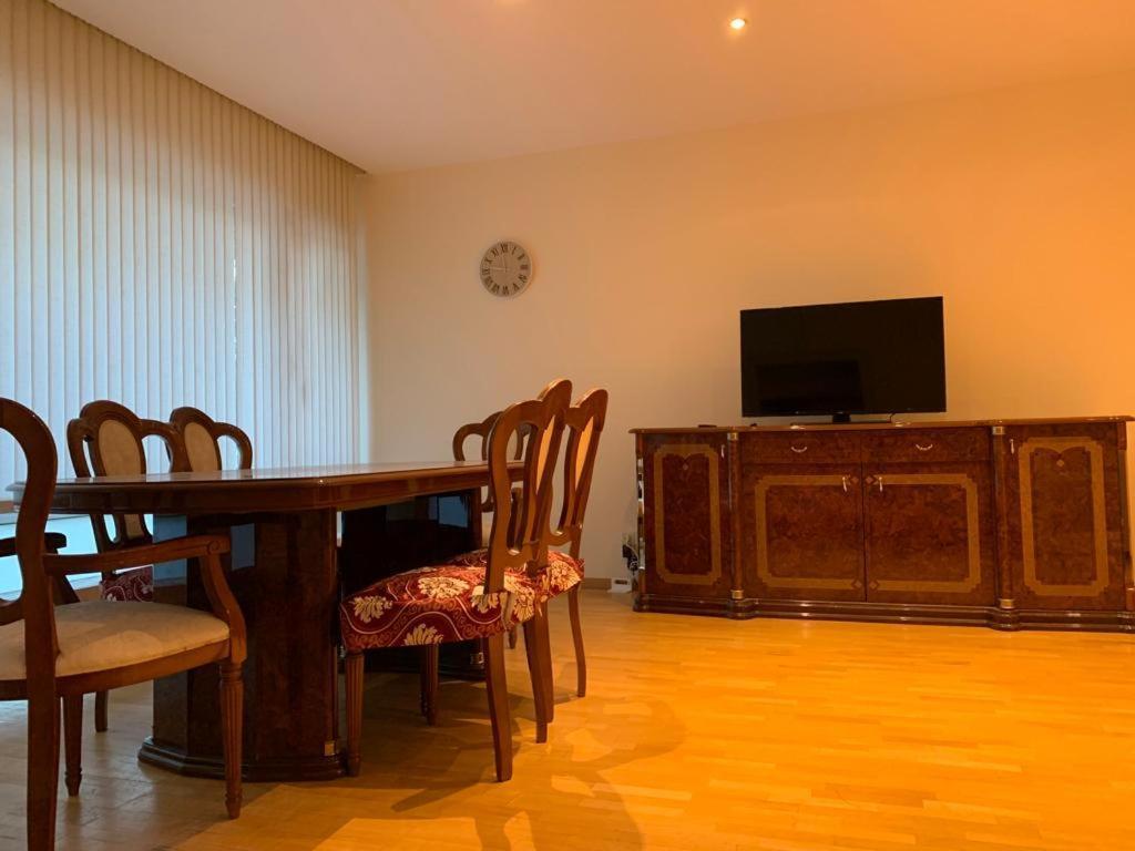 Lovely Two Bedroom Apartment With Free Parking Antwerpen Eksteriør billede